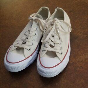 NWOT Converse All Stars, size W 7.5/M 5.5